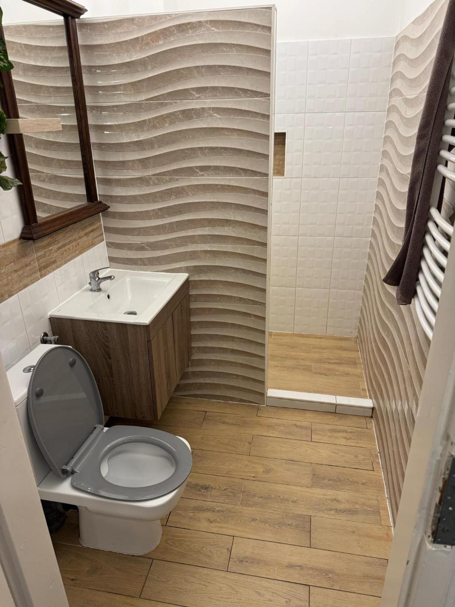 Kuriozum Vendeghaz Hotel Szeged Eksteriør billede