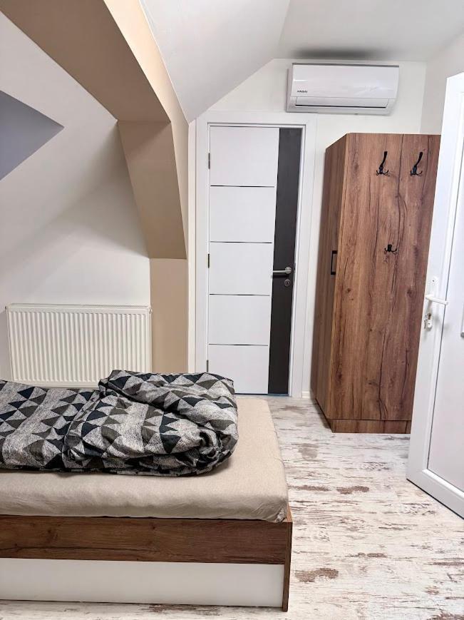 Kuriozum Vendeghaz Hotel Szeged Eksteriør billede