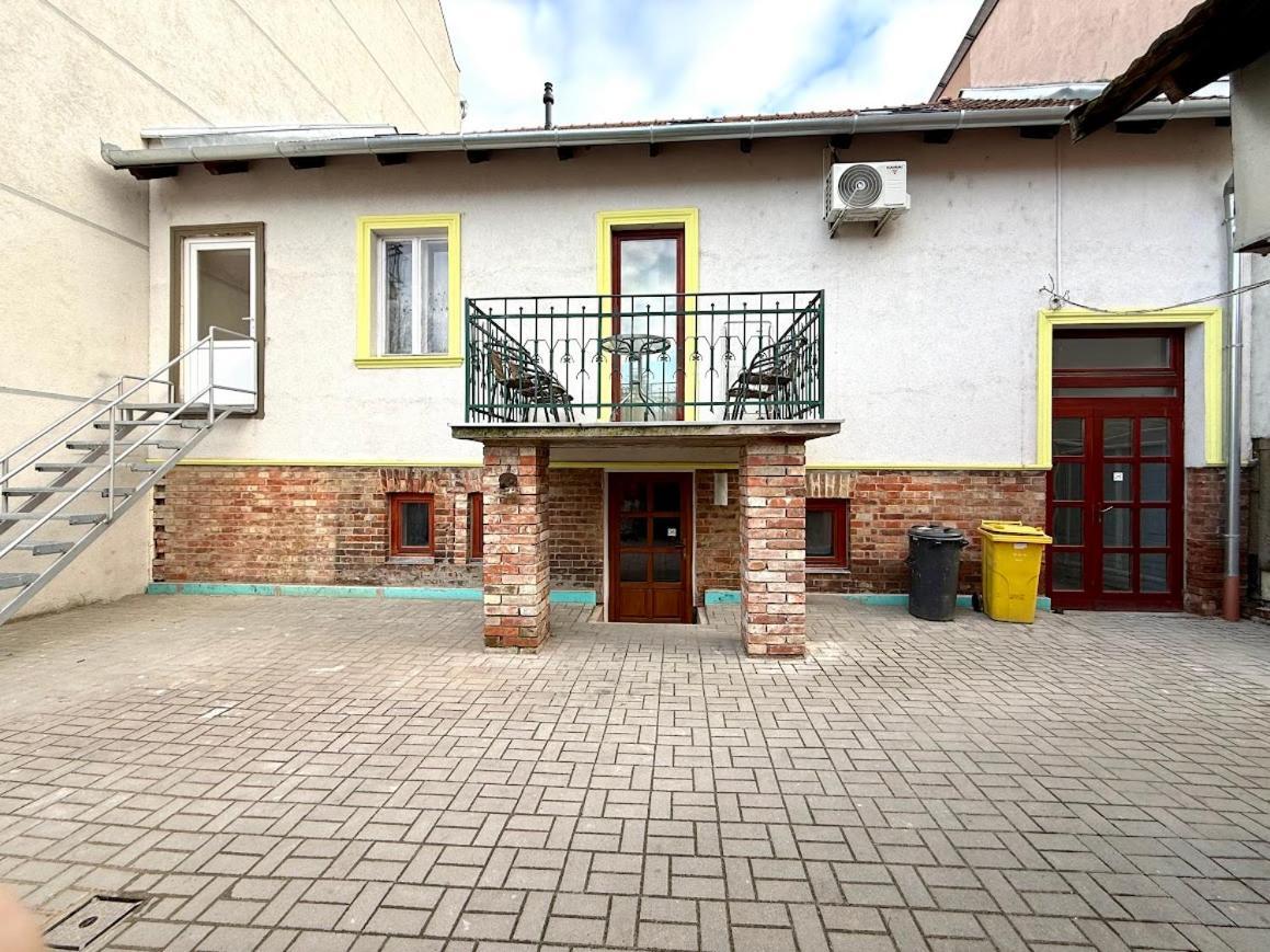 Kuriozum Vendeghaz Hotel Szeged Eksteriør billede