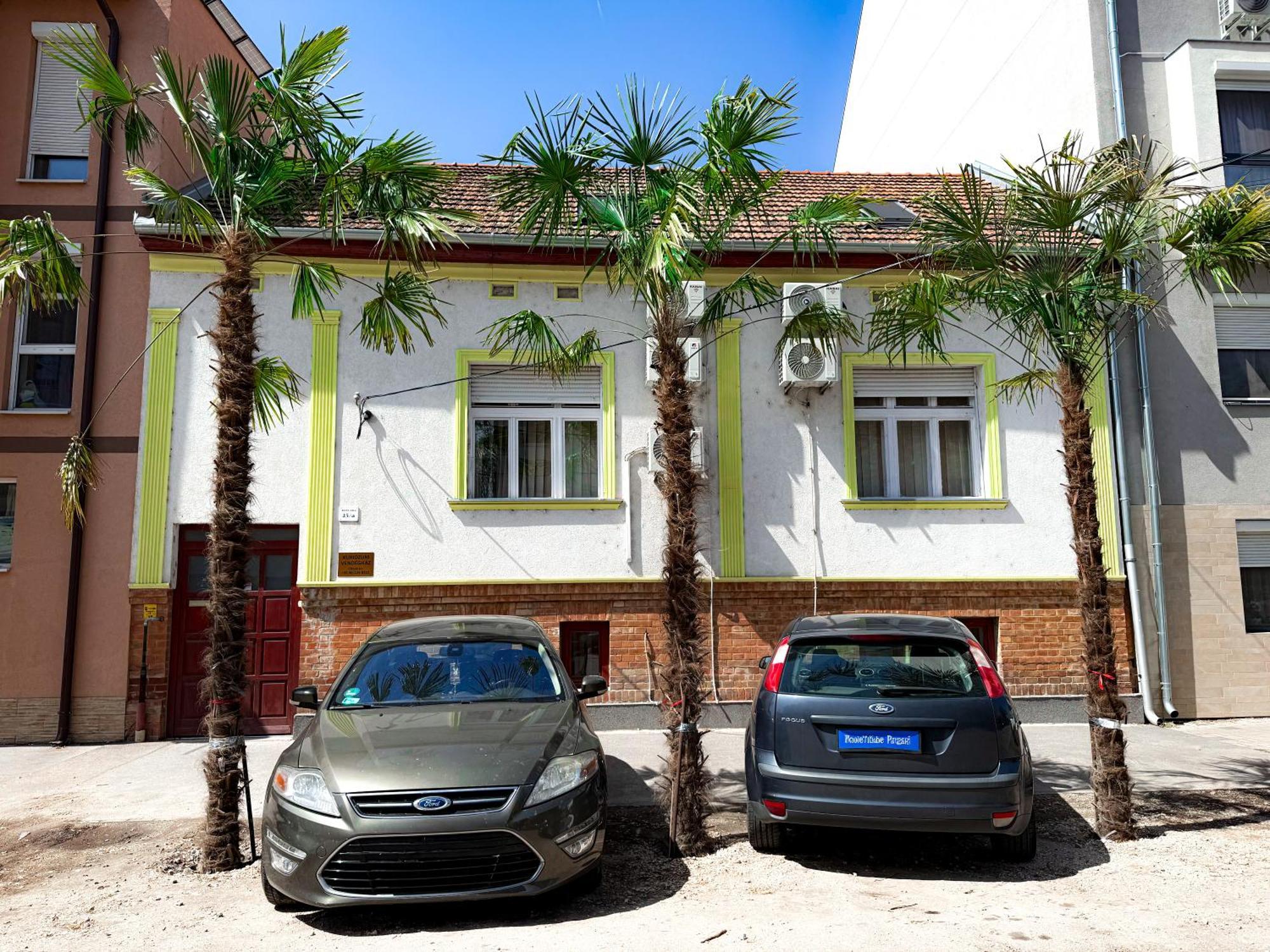 Kuriozum Vendeghaz Hotel Szeged Eksteriør billede
